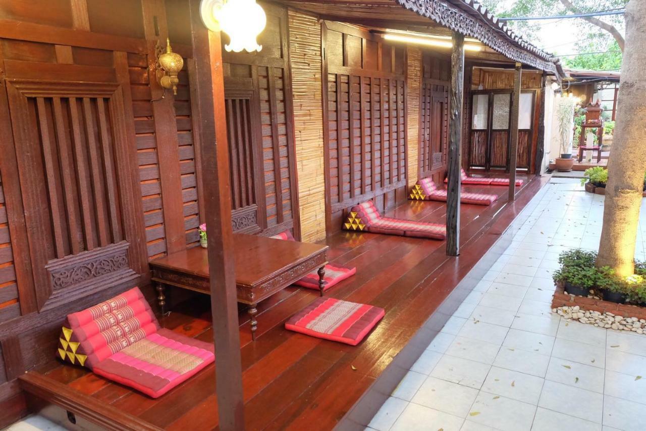 Binlar Guesthouse Phra Nakhon Si Ayutthaya Esterno foto